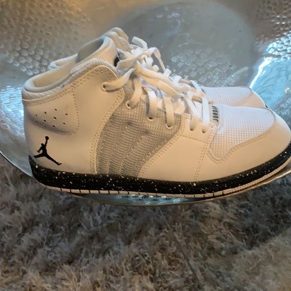 Air Jordans Boys size 3 - Brand New! - Picture 4 of 6